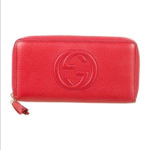 GUCCI
Soho Leather Continental Wallet